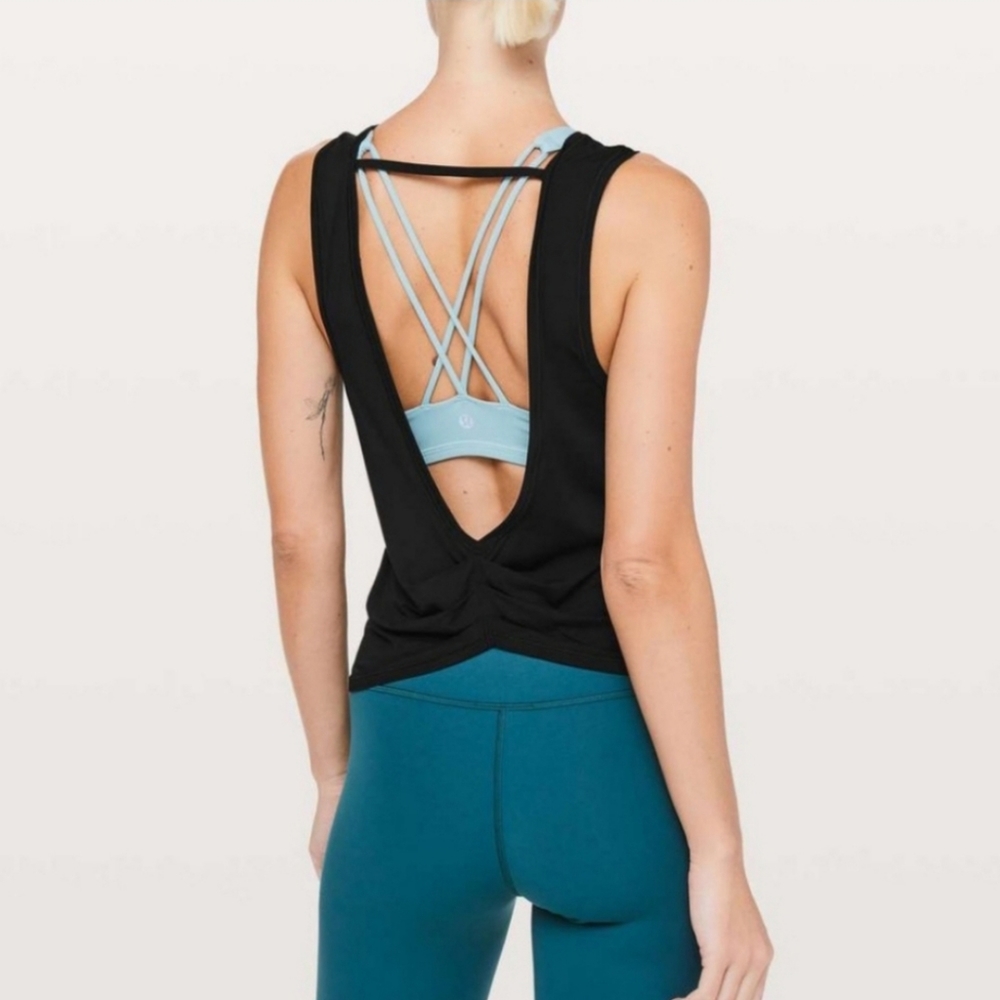 Lululemon deep stretch black size 6